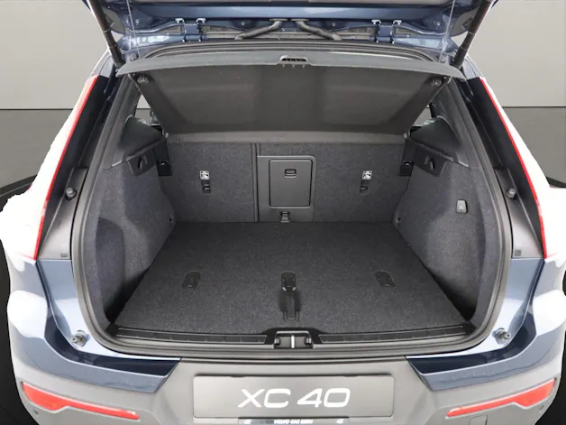 Volvo XC40 2.0 B3 MH Plus Dark
