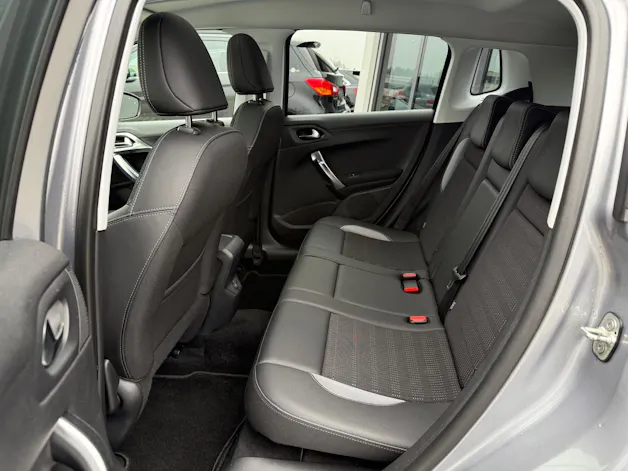Peugeot 2008 1.2 PureTech 110 Allure S/S