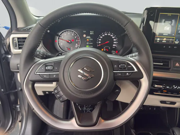 Suzuki Swift 1.2 Sakura Top Hybrid