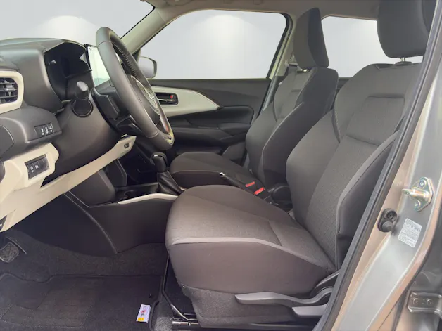 Suzuki Swift 1.2 Sakura Top Hybrid