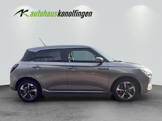 Suzuki Swift 1.2 Sakura Top Hybrid