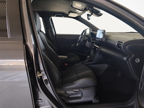 Fahrzeugbild TOYOTA Yaris Cross 1.5 VVT-i HSD Adventure AWD-i - Ruote invernali incluse