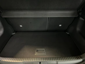 https://vehicle.imgix.net/4178779/b6cf58b8-4789-4cee-b3ff-8df609513557.jpg