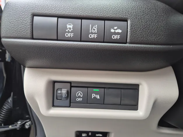 Suzuki Swift 1.2 Sakura Top Hybrid