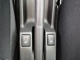 Suzuki Swift 1.2 Sakura Top Hybrid