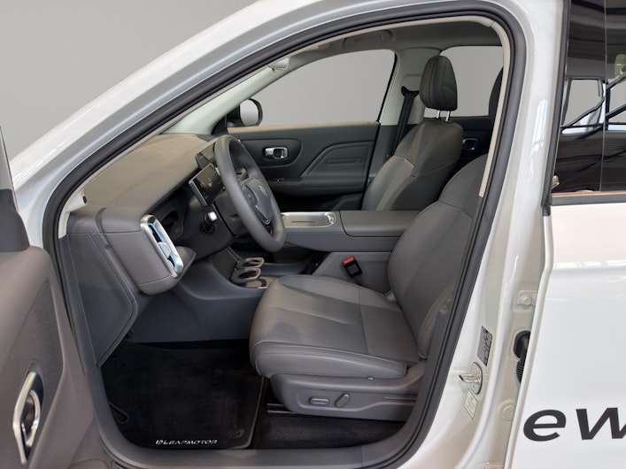 Vehicle image LEAPMOTOR B10