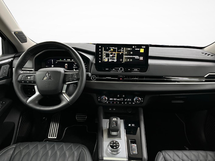 Vehicle image MITSUBISHI OUTLANDER