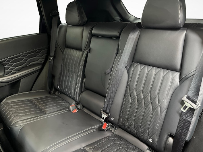 Vehicle image MITSUBISHI OUTLANDER