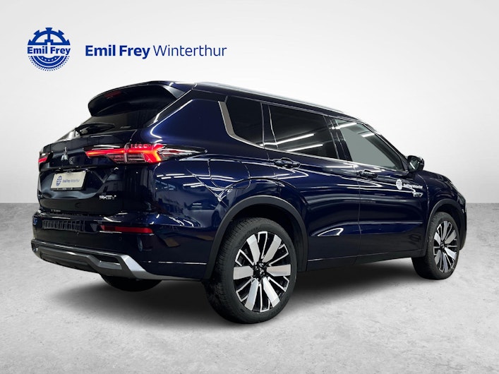 Vehicle image MITSUBISHI OUTLANDER