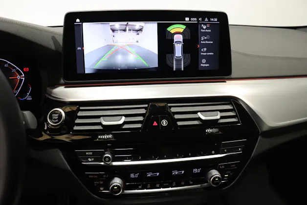 BMW 520d xDrive paddles Touring