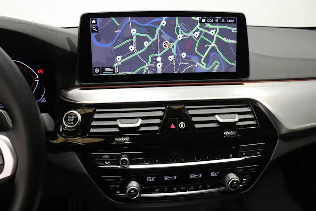 BMW 520d xDrive paddles Touring