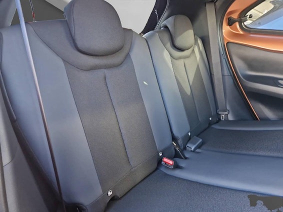 Vehicle image 13 Vehicle image 13