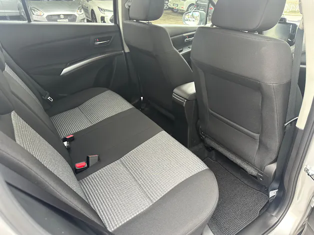 Suzuki S-Cross 1.4 T Sakura Hybrid 4x4