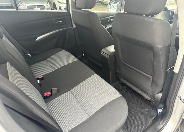 Vehicle image 9 Vehicle image 9