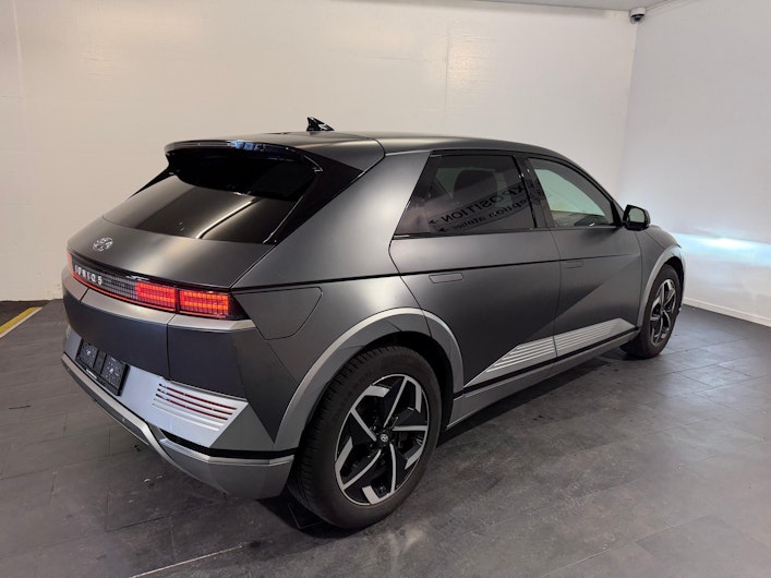 Vehicle image HYUNDAI IONIQ 5