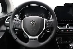 Suzuki S-Cross 1.4 T Sakura Top Hybrid 4x4