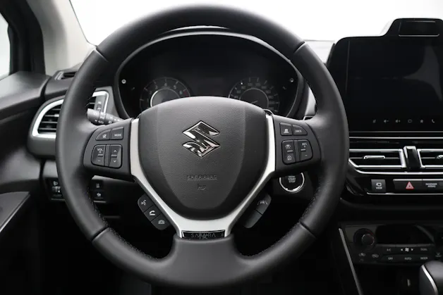 Suzuki S-Cross 1.4 T Sakura Top Hybrid 4x4