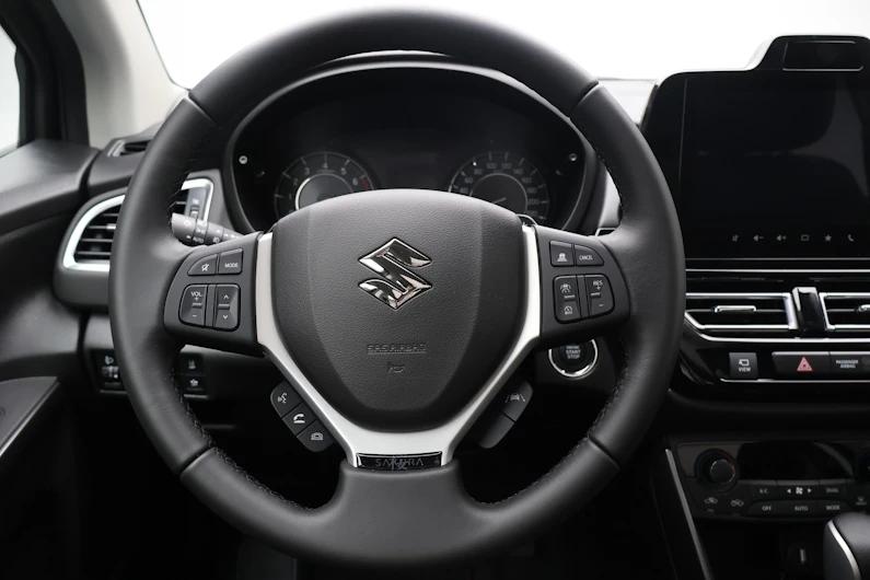 image du véhicule SUZUKI S-CROSS