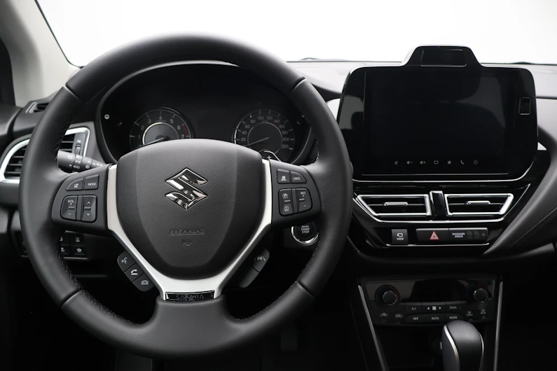 image du véhicule SUZUKI S-CROSS