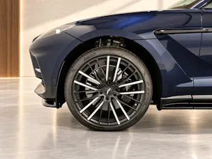 ASTON MARTIN DBX 707 4.0 V8 Bi-Turbo