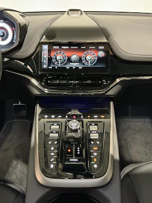 ASTON MARTIN DBX 707 4.0 V8 Bi-Turbo