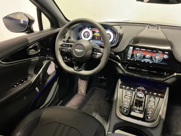 ASTON MARTIN DBX 707 4.0 V8 Bi-Turbo