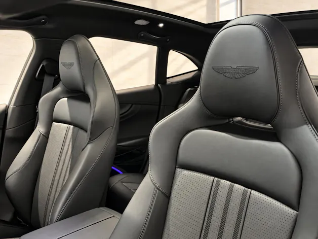 ASTON MARTIN DBX 707 4.0 V8 Bi-Turbo