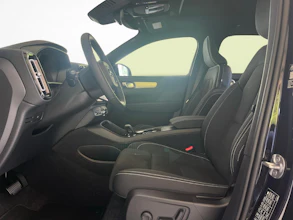 https://vehicle.imgix.net/4179213/e471a3f0-7ea0-4f82-be2f-60bba43b23e9.jpg