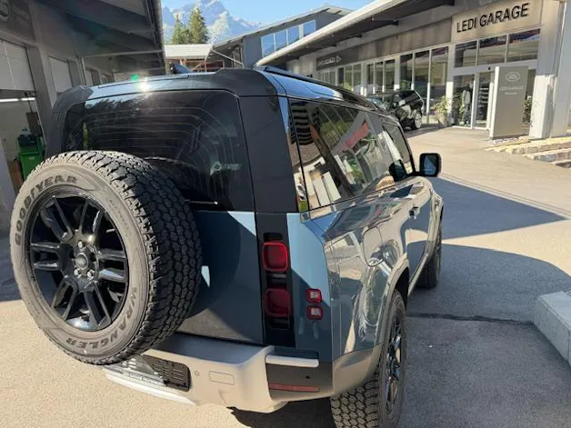 Land Rover Defender 90 3.0 D I6 250 Hardtop S
