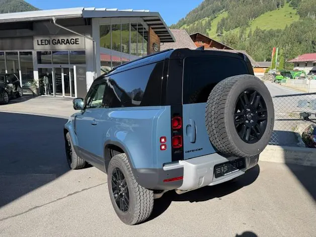 Land Rover Defender 90 3.0 D I6 250 Hardtop S