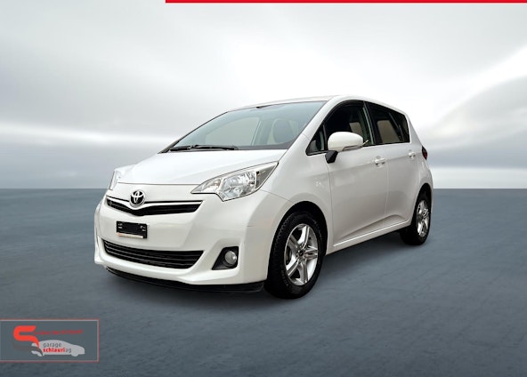 First vehicle image First vehicle image