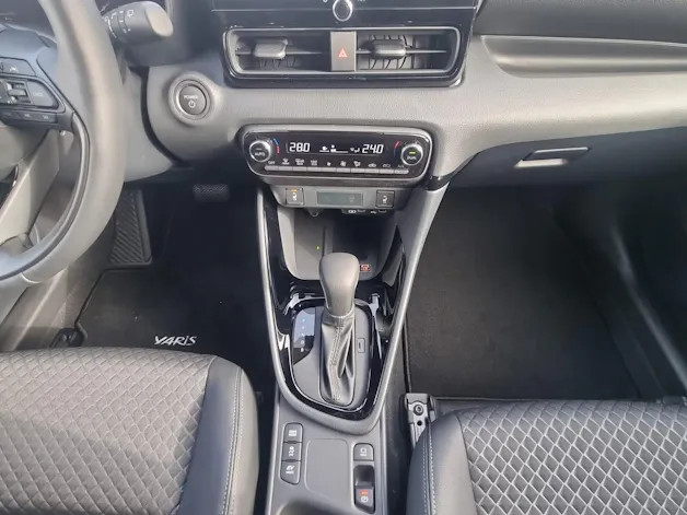 Toyota Yaris 1.5 VVT-i HSD Premium
