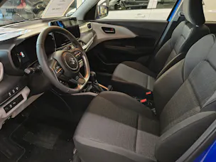 Suzuki Swift 1.2 Sakura Top Hybrid