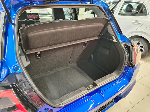 Suzuki Swift 1.2 Sakura Top Hybrid