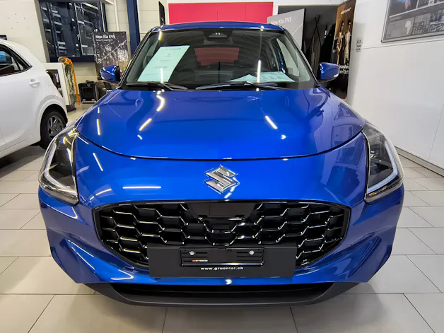 Suzuki Swift 1.2 Sakura Top Hybrid