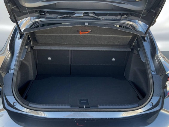 Vehicle image 14 Vehicle image 14