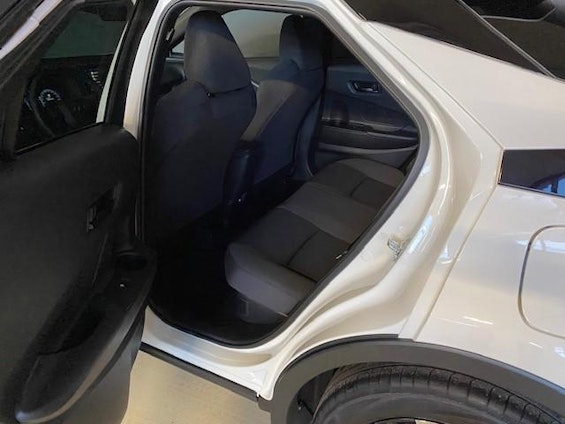 Vehicle image 9 Vehicle image 9