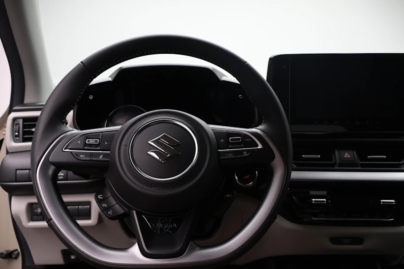 immagine del veicolo SUZUKI SWIFT