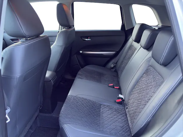 Suzuki Vitara 1.4 T Sakura Top Hybrid 4x4