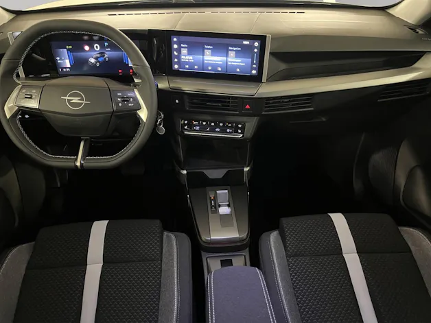 Opel Frontera 1.2 T HEV 145 GS