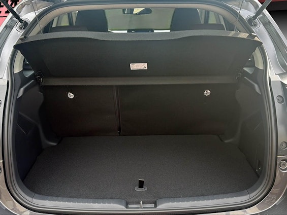 Vehicle image 9 Vehicle image 9