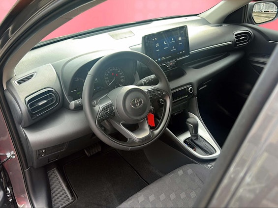 Vehicle image 4 Vehicle image 4