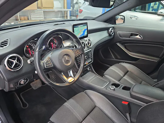 Mercedes-Benz GLA 200 Night Star Urban Line