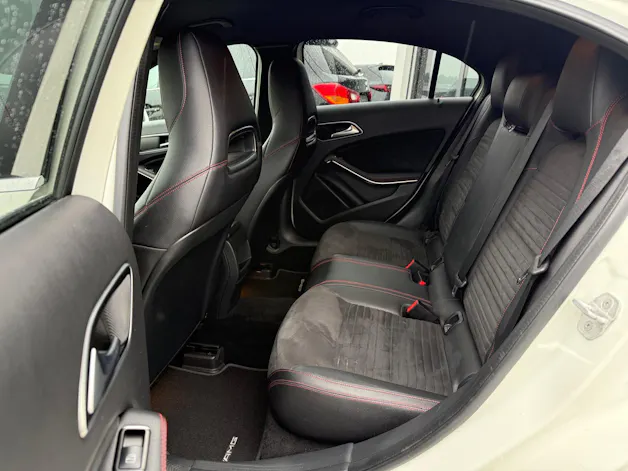 Mercedes-Benz A 180 AMG Line