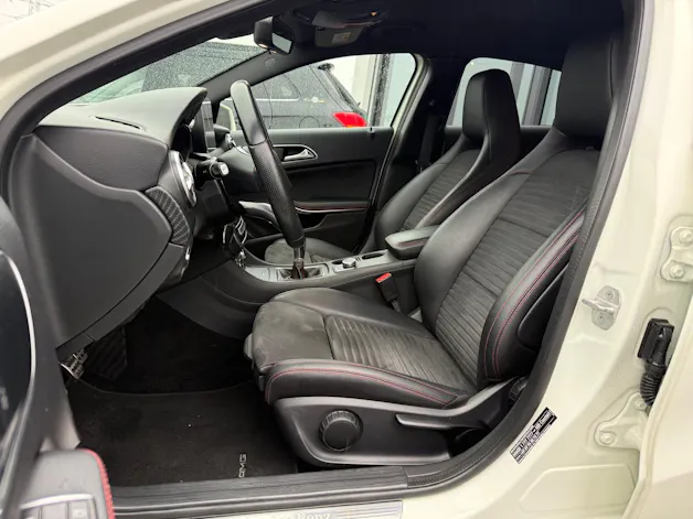 Mercedes-Benz A 180 AMG Line