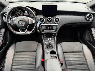 Mercedes-Benz A 180 AMG Line