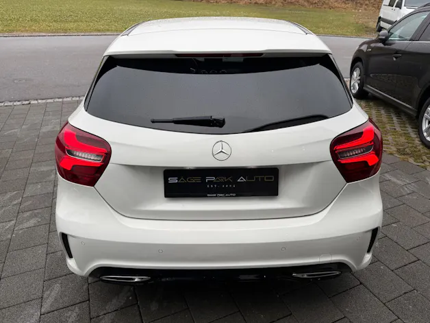 Mercedes-Benz A 180 AMG Line
