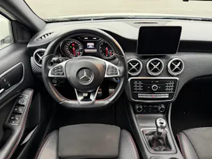 Mercedes-Benz A 180 AMG Line