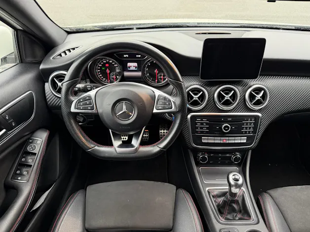 Mercedes-Benz A 180 AMG Line