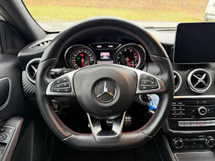 Mercedes-Benz A 180 AMG Line